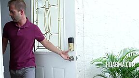 Milf In Hijab Gets Expert Opinion On Sex To Please Her Husband