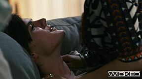 Does Lexi Luna Fuck Her Toy?