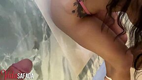 MÉNAGE COM SUPER DOTADO BIG BAMBU! Latina wife takes double penetration in bedroom.