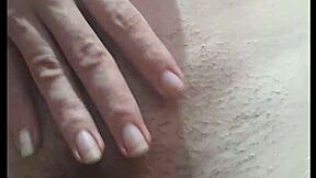 Essa Puta Novinha De Peitinhos Pequenos Sai Na Rua Usando Um Short Sem Calcinha Veja Como A Buceta Dela Est� Peludinha