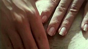 Essa Puta Novinha De Peitinhos Pequenos Sai Na Rua Usando Um Short Sem Calcinha Veja Como A Buceta Dela Est� Peludinha