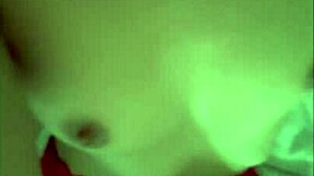 Que rico se masturba rossmexicana con sus medias rojas