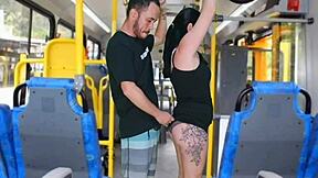 Morena tateando no ônibus with intense feelings