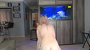 hot tattooed babe dancing nude with two camera angles, so sexy