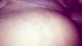 ele ficou me tocando e não resistiu colou o pau em mim