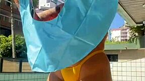 Redhead with swollen pussy flashes live on exhibitionist stream!