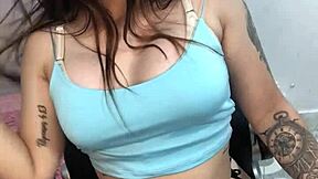 Beautiful teen 18+ shows her tits live in this hot stream 🔥