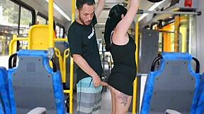 Morena tateando no ônibus with intense feelings