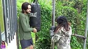 practicando boxeo golpeo al vecino y termino chupandole su gran verga y dejandome follar