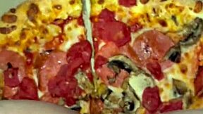 i'm this arab teen masturbatin with pizza n chocolate