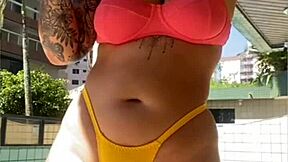 Redhead with swollen pussy flashes live on exhibitionist stream!