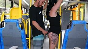 Morena tateando no ônibus with intense feelings