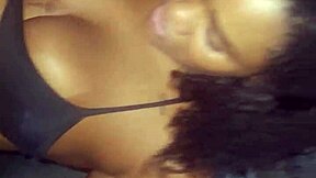 Paré la moto en el callejón y metí leche en su coño ahí mismo, puta caliente