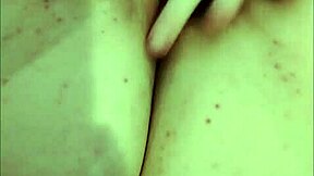 Novinha Se Masturbando Toda Molhadinha