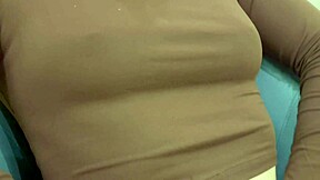 Teen Babe Teases Her Sugar Daddy With Sexy Poses After Workout!