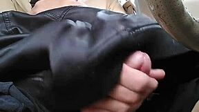 Tranny cums while playing in the car