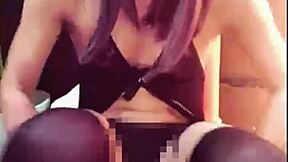 【個撮】公衆トイレで黒髪ロングの清楚系女装が静かにオナニーする動画