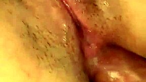 esfolei o cuzinho da minha meio irma, ela gemeu tanto! quer ver mais?