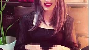 【個撮】公衆トイレで黒髪ロングの清楚系女装が静かにオナニーする動画