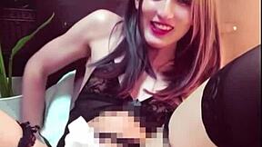 【個撮】公衆トイレで黒髪ロングの清楚系女装が静かにオナニーする動画