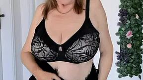 Chic and cheeky granny mariaolds black lingerie strip dance 😘