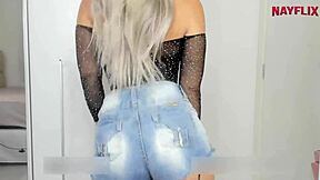 hot girl twerking with anal plug to funk rhythm