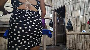 LA SENSUAL DIVA DEL PORNO LATINO ESTRENA NUEVO PEINADO AFRICANO Y MODELA SUS NALGAS AGUADAS