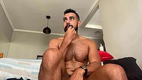 Dan Sanches live streamer daglig rutine med hot action.