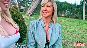 Emmy et Kyara deux déesses se font atomiser par une queue