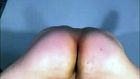 La madrastra estaba tan estrecha que su hijastro tuvo que esforzarse para poder entrar en ella pero cuando lo logr� ambos sintieron una satisfacci�n inigualable.