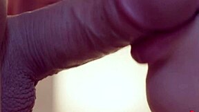 فمي يسيل عندما يكون قضيبه في فمي يمارس الجنس مع فمي