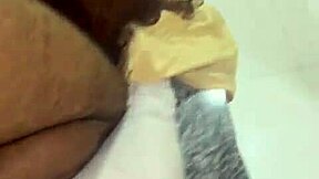 a gordinha da minha esposa estava h� 2 meses sem pica e me implorou para meter tudo