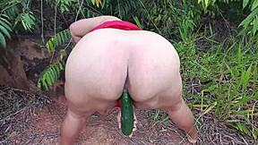 caliente y deseosa de verga me masturbo de camino a casa