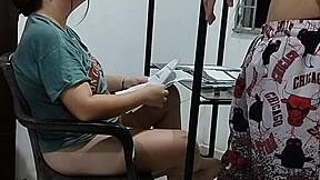 Ayudo A Mi Hermanastra Con La Tarea A Cambio De Que Me Deje Follar Su Cuño