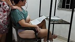 Ayudo A Mi Hermanastra Con La Tarea A Cambio De Que Me Deje Follar Su Cuño