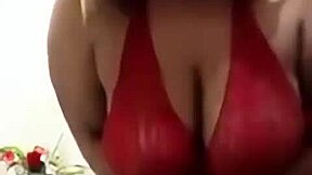 This incredibly sexy bbw girl is turning heads everywhere 😍