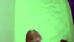 Me Grabo y Se Lo Envio a Mi Tia Gordibuena Masturbandome