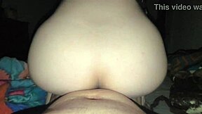 Mexicana With Enorme Trasero Gives Sentones on Her Neighbor's Pene, She's Very Hot and Wet with Lots of Leche from Her Vagina Fucking a Milf Culona!