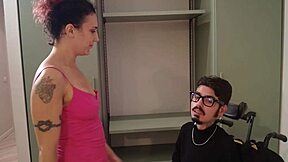 Francesca prende lezioni di sottomissione dal coach disabile - preview - il video completo su sheer