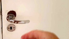 वह डेलिकेट लिंगरी में आई क्या अगला करेगी?