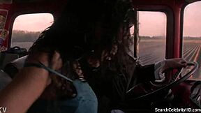 मिला कुनीस मूविंग मैकअलिस्टर में किस चाट सीन चुदाई