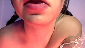 young colombian girlfriend masturbates solo and cums hard