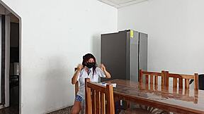 Prima øver hvordan hun vil forføre sin herre