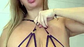 Huge Natural Saggy Tits Bounce Freely