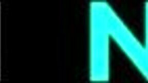 Milf Serene Siren ловит Alison Rey за хампом подушки на открытом показе