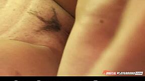 Asian masseuse with natural assets meets big client