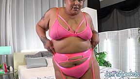 Thick Latina Plumper Toys Her Juicy Pussy With Dildo