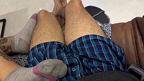 siempre que los adultos se duermen mi hermanastra y yo hacemos esto es normal