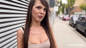 קלואי אומרת, טורבי תפס אותי ובולעתי את הזרע שלו.