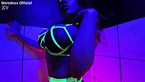 Sensual Seduction Teasing Oiled Curvy Babe?